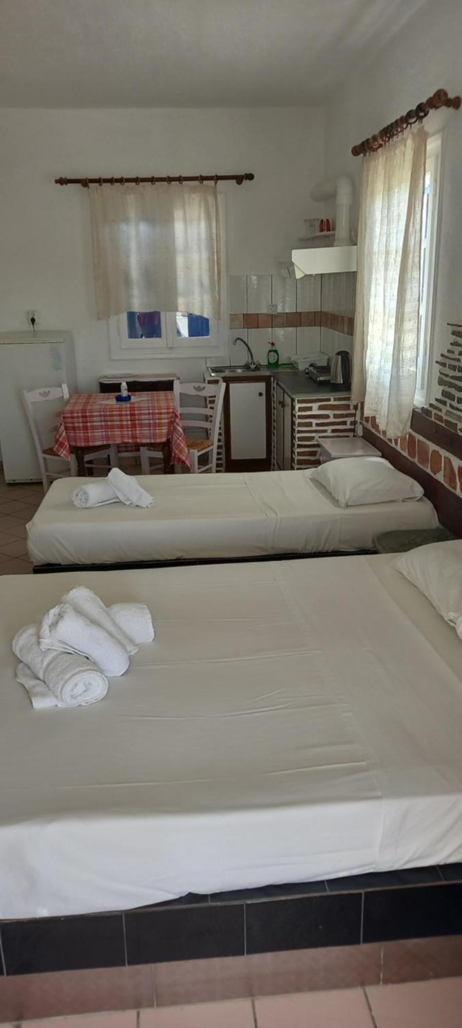 Aposperitis Rooms & Apartments Kini المظهر الخارجي الصورة